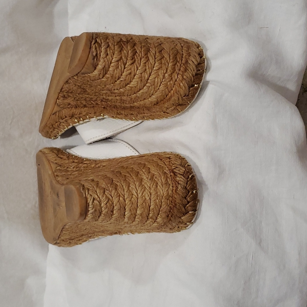 Burberry wedge sandal size 38/ 6.5 white and glold stiches. - Picture 3 of 6